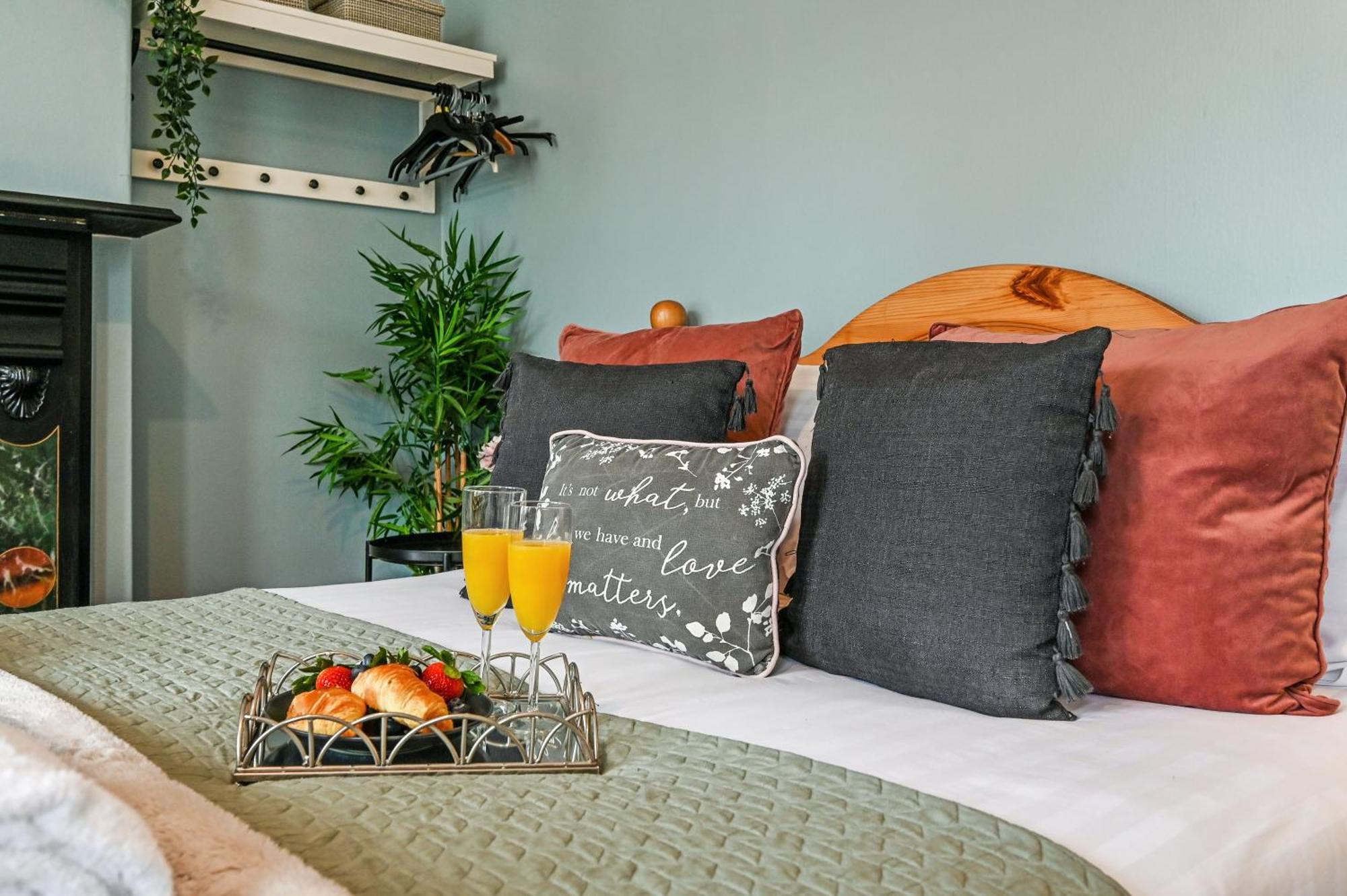 Beautiful Townhouse, Great Location - Pet Friendly Vila Cardiff Exterior foto