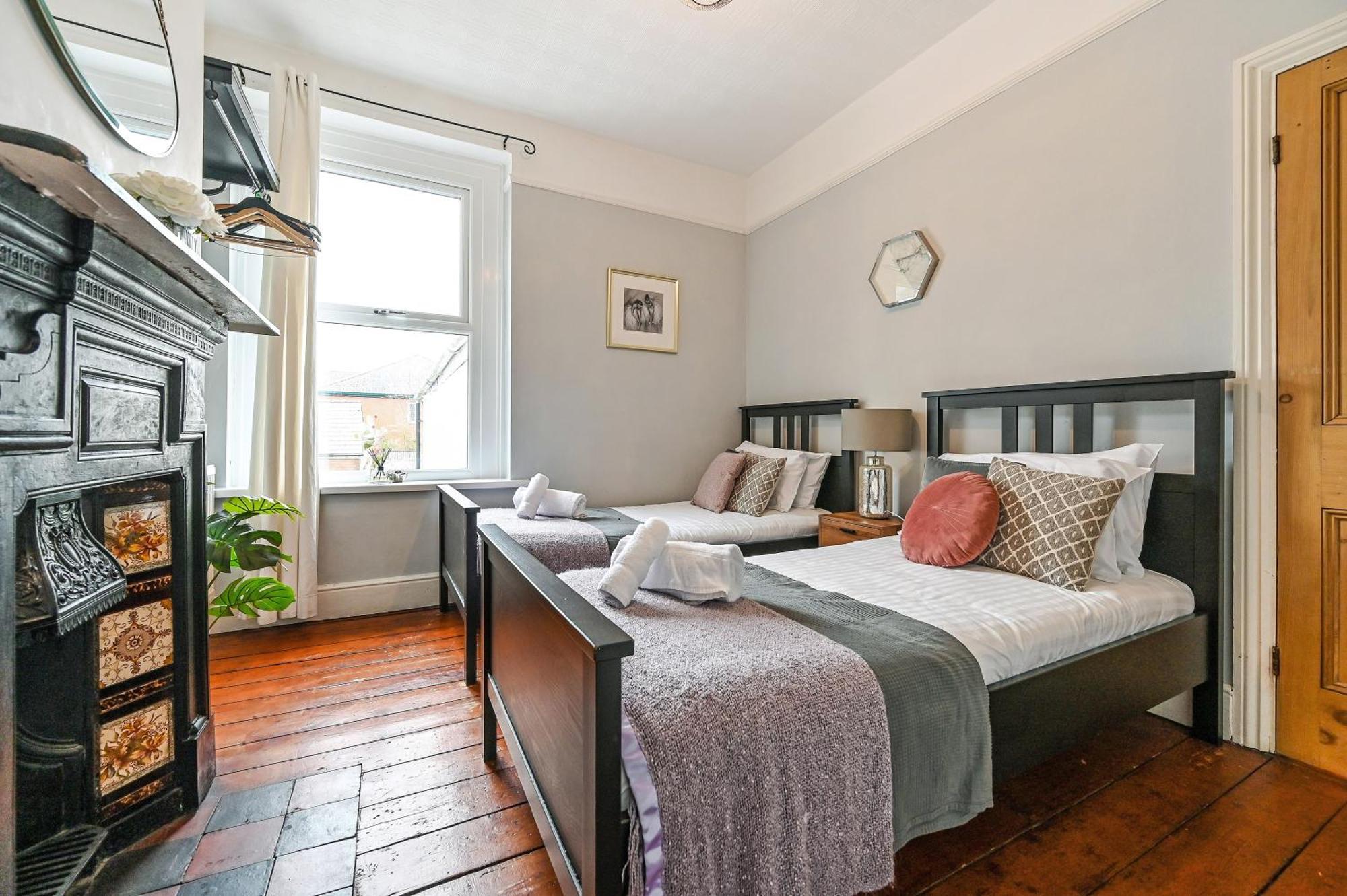 Beautiful Townhouse, Great Location - Pet Friendly Vila Cardiff Exterior foto