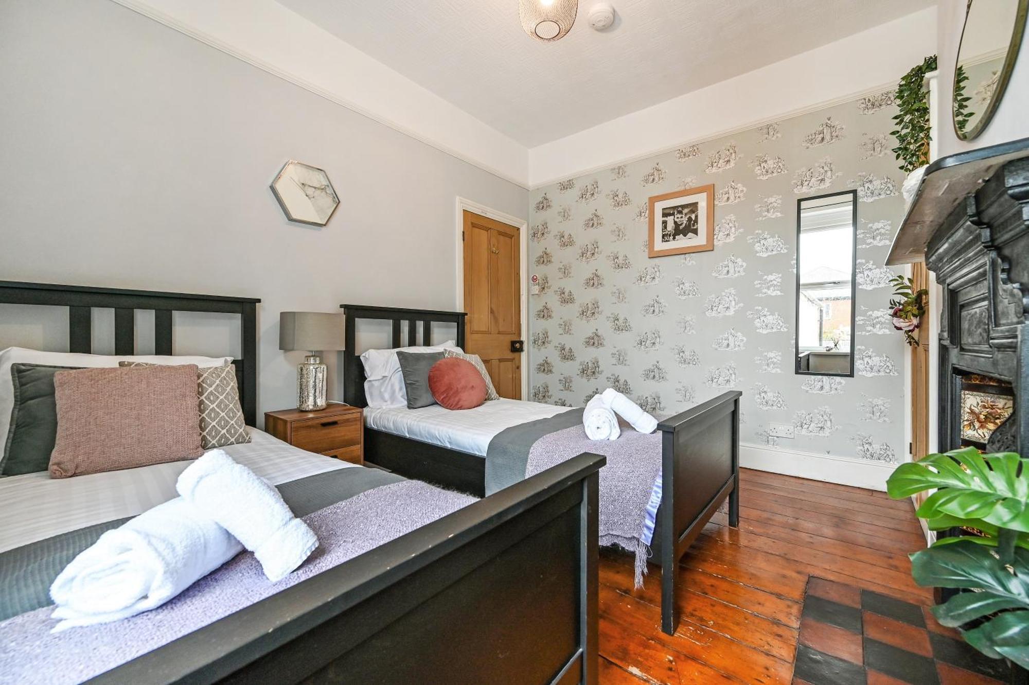 Beautiful Townhouse, Great Location - Pet Friendly Vila Cardiff Exterior foto