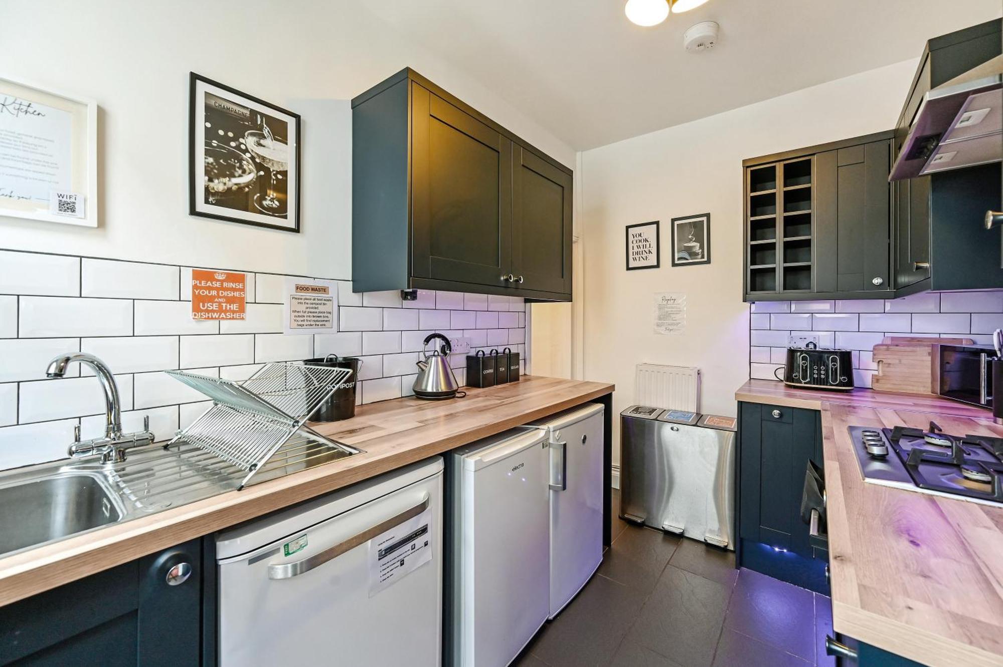 Beautiful Townhouse, Great Location - Pet Friendly Vila Cardiff Exterior foto